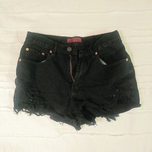 [ SIGNATURES medium denim cutoff shorts ]